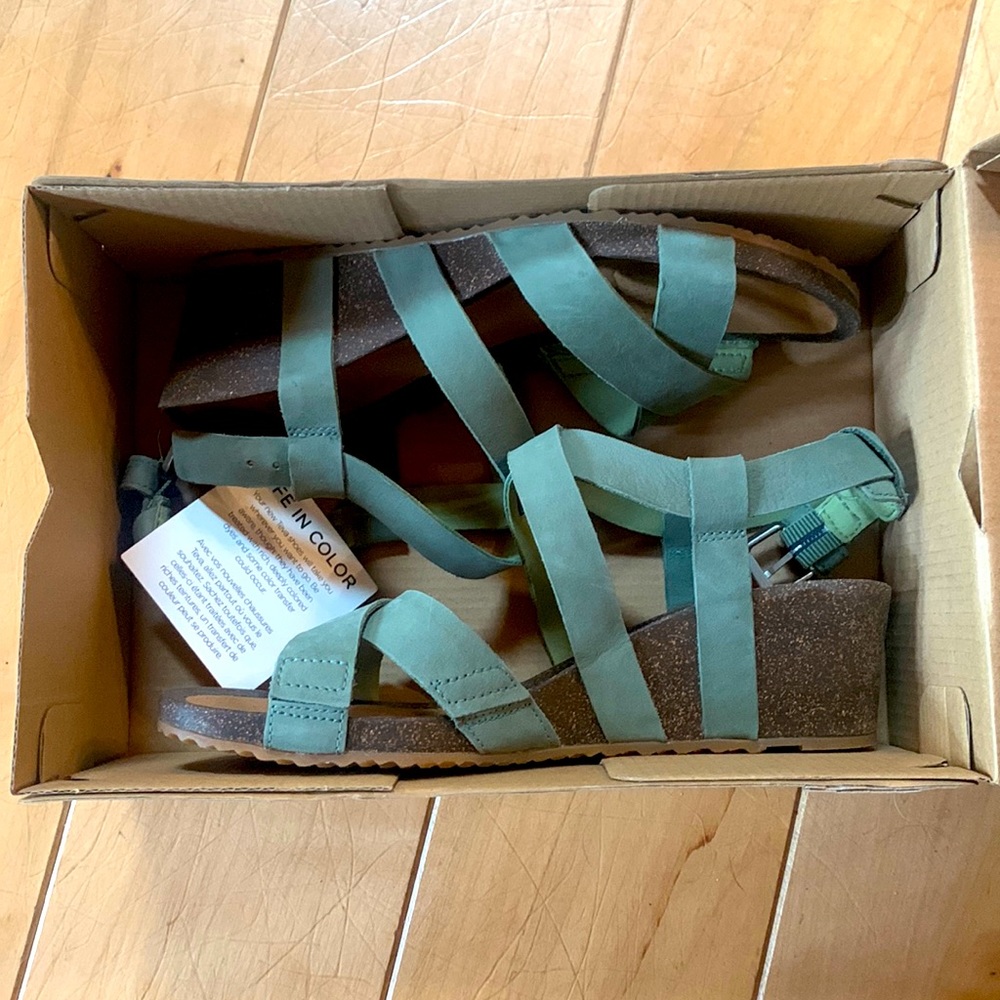 Teva Mahonia Wedge